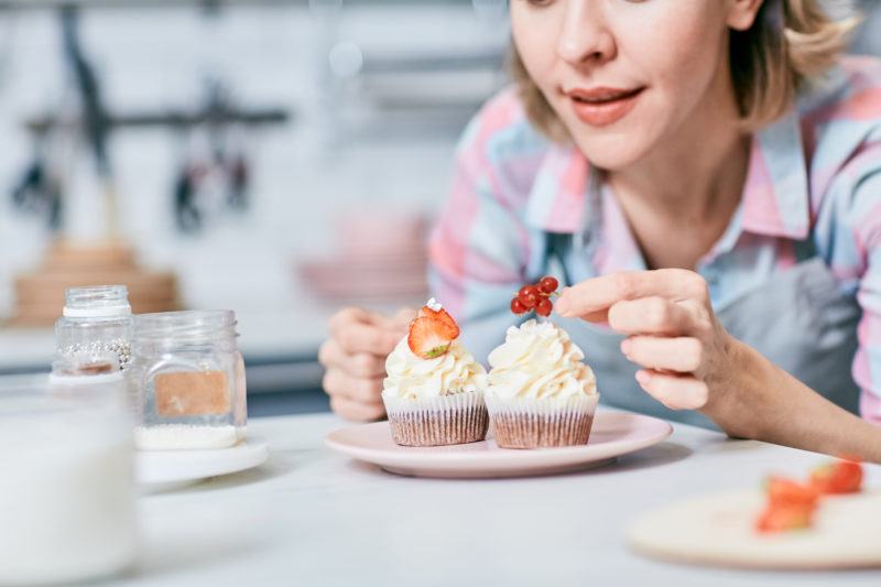 Strawberry Rhubarb Streusel Muffins