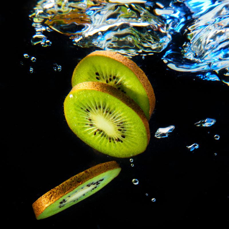 sliced kiwi fruit 