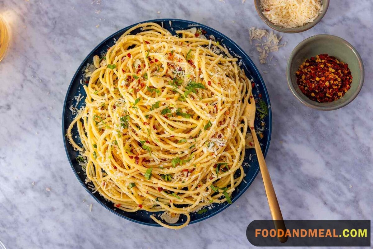 Fresh parsley sprinkles: The finishing touch.