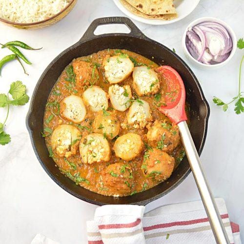 How To Prepare Or Cook Bharwan Dum Aloo