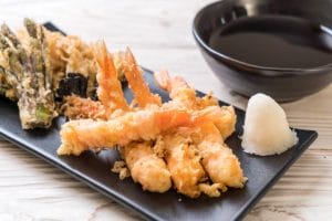 shrimps tempura (battered fried shrimps) with vegetable