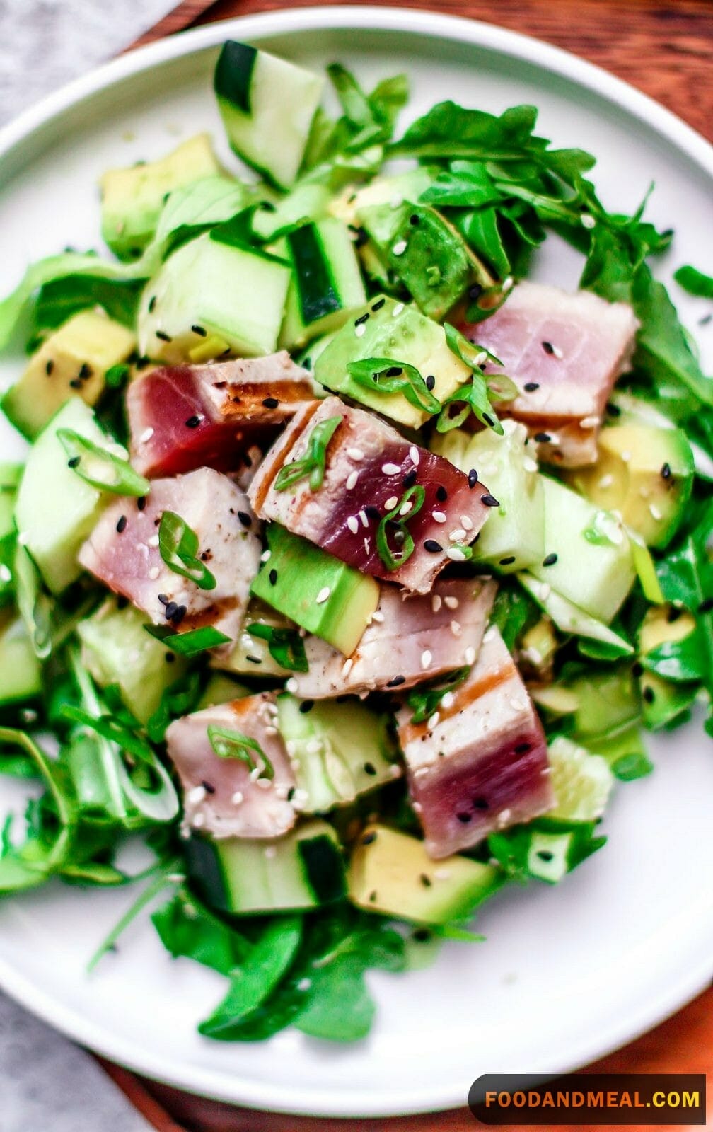  Grilled Tuna and Lettuce Salad
