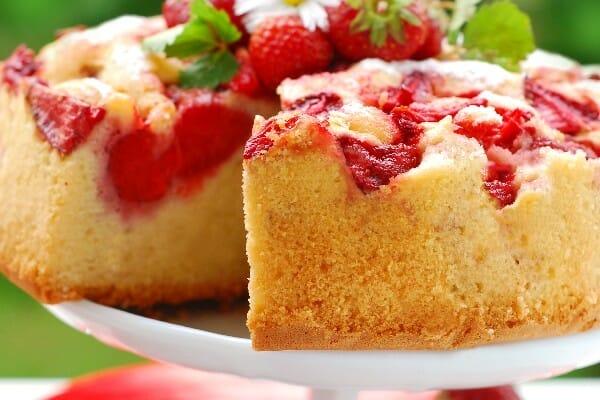 Fresh Strawberry Upside Down Cake - Easy and Low Potassium Homemade Dessert