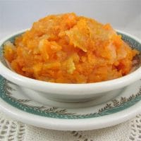 Stimulate Babies' Taste Buds By Warm Spiced Carrot-Pear Sauce Recipe 2