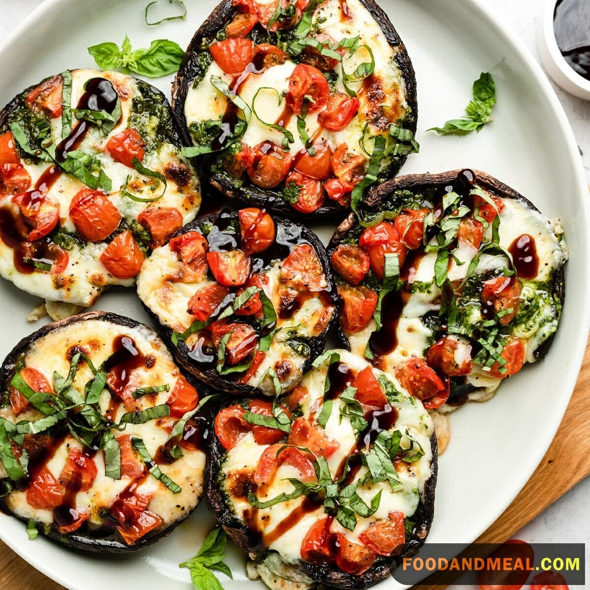Art To Have A Yummy Portobello Pizza - Easy Homemade Recipe 1 Portobello Pizza