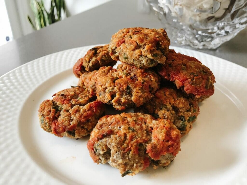 Black Bean Burgers - 6 to 8 month baby food recipe A burger as cute as your baby's smiles – a recipe for happiness.