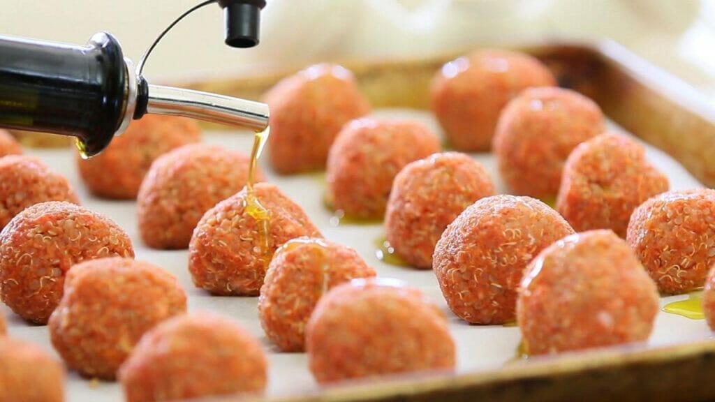 Nourishing bites that lead to big smiles – Quinoa Turkey Mini Meatballs for the win! 