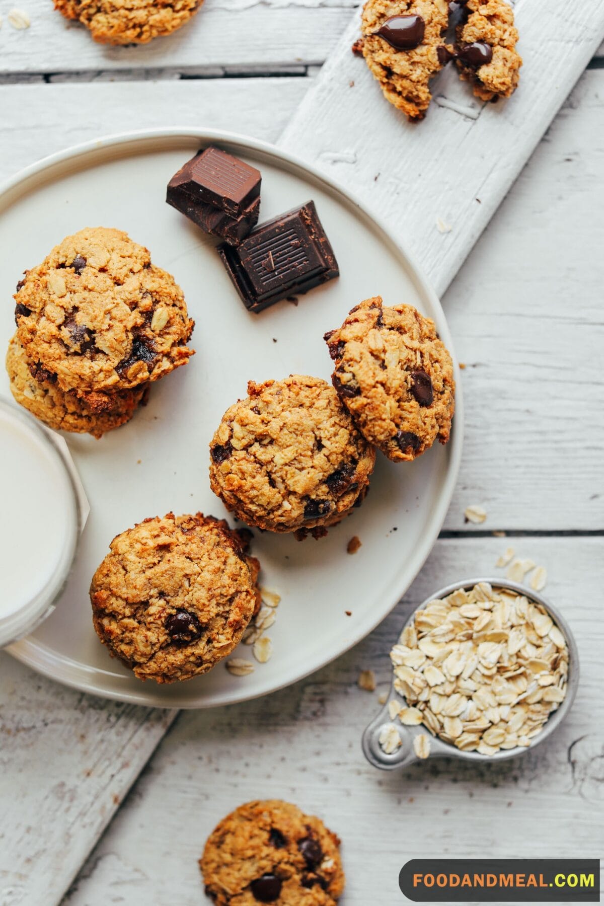 Chocolate Chip Oatmeal Cookies