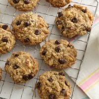 Easy-To-Make Chocolate Chip Oatmeal Cookies With Sea Salt 1