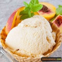 Divine Dessert Delight: Creating Artisanal Peach Ice Cream 1