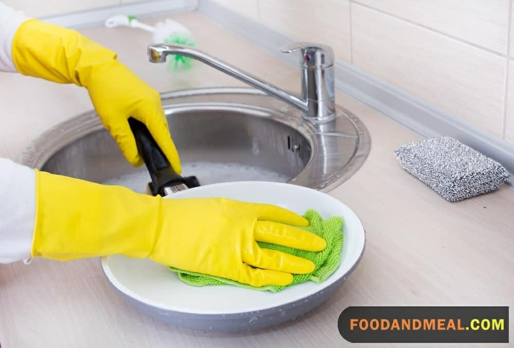 How To Clean Ceramic Pans