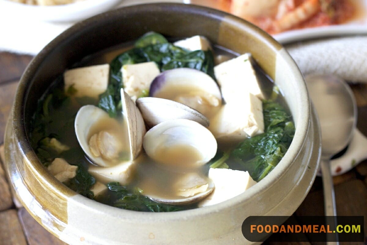 Spinach And Clam Soup