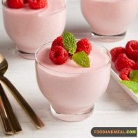 Divine Raspberry Mousse: A Luxurious Dessert Delight 2 Divine Raspberry Mousse: A Luxurious Dessert Delight 1