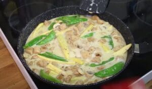 Unveiling The Exquisite Flavors Of Thailand: Thai Green Chicken Curry With Vegetables 9