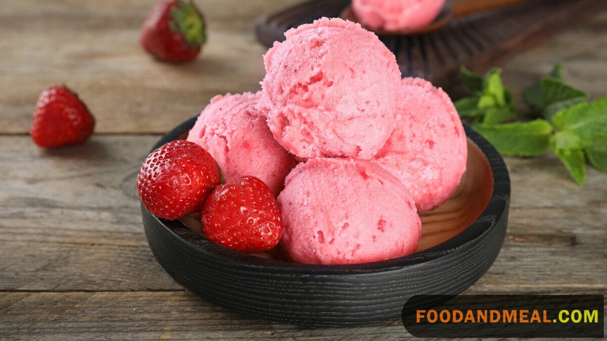 Cooking Blender Strawberry Ice Cream