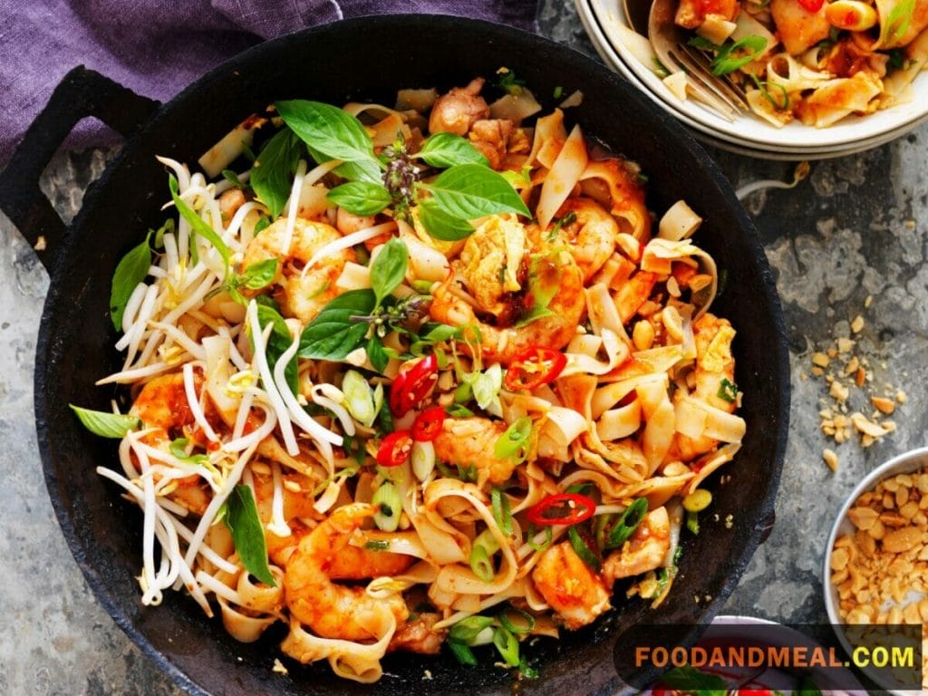 Crafting Heat: Elevate Your Tastebuds With Spicy Thai Prawn Noodles 1