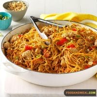Discover The Magic Of Thai Peanut Chicken And Noodles 1