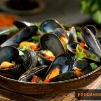 Exquisite Thai Mussels in Basil Coconut Sauce 2 Exquisite Thai Mussels in Basil Coconut Sauce 1