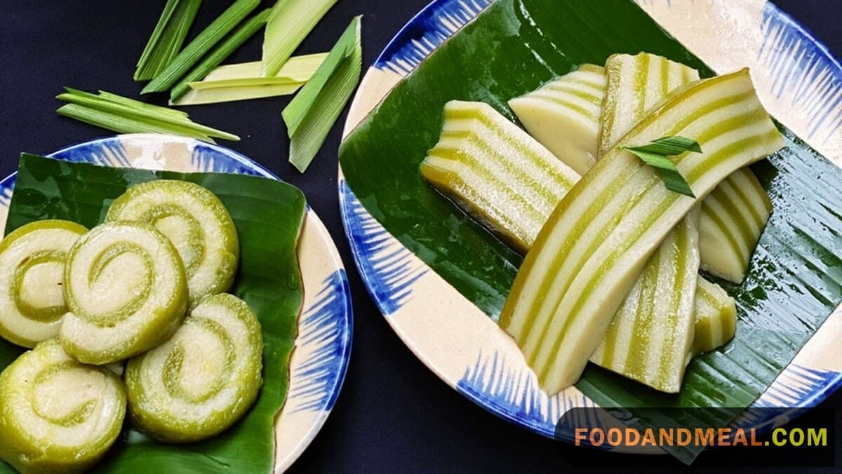 Thai Steamed Pandan Cakes 