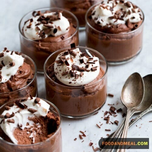 Decadent Chocolate Mousse: A Luxurious Indulgence 4