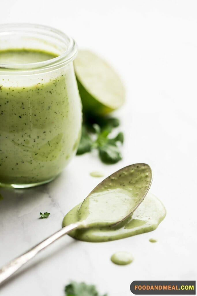 Indulge in Creamy Tomatillo Dressing: A Blend of Freshness and Creaminess 1