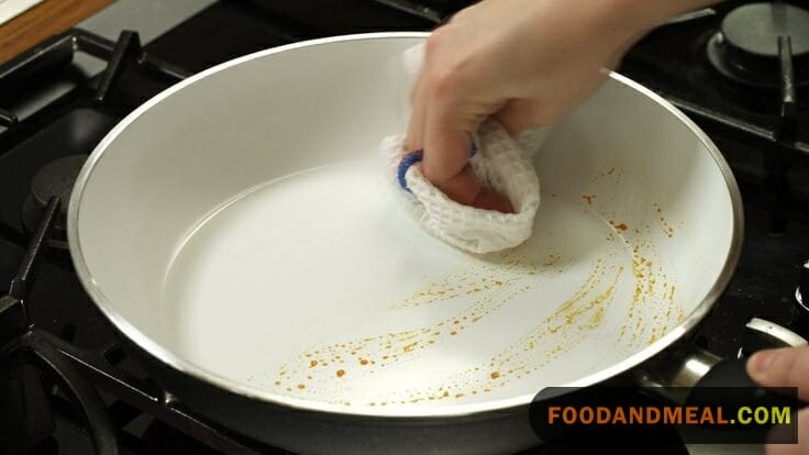 How To Clean Ceramic Pans 3