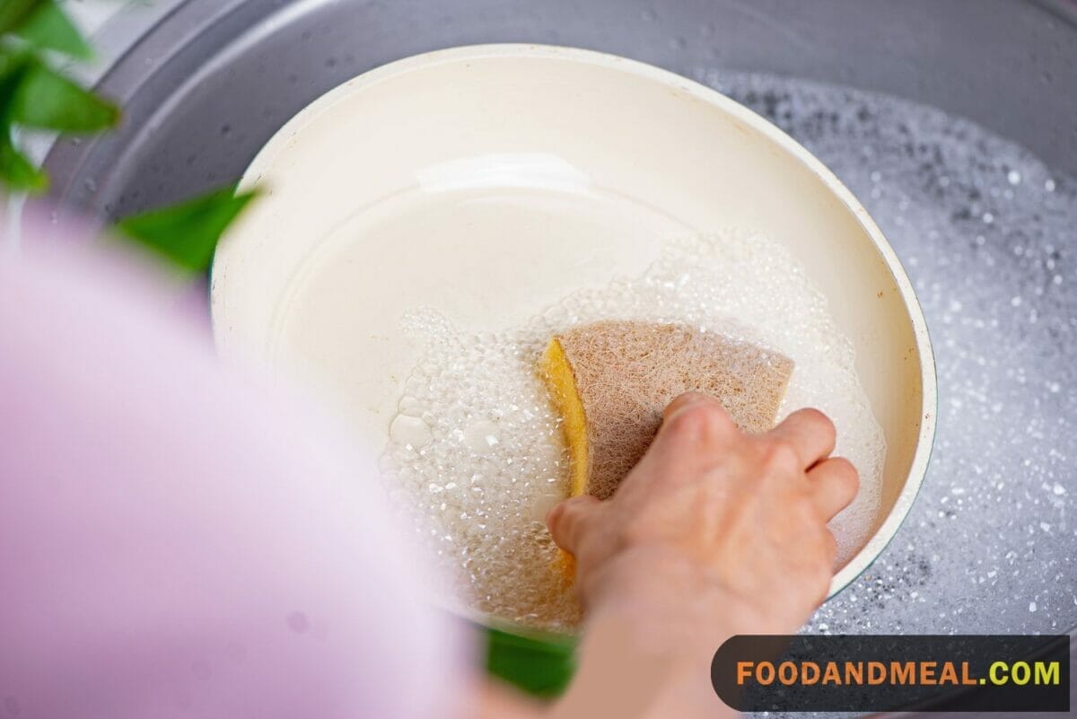 How To Clean Ceramic Pans 4