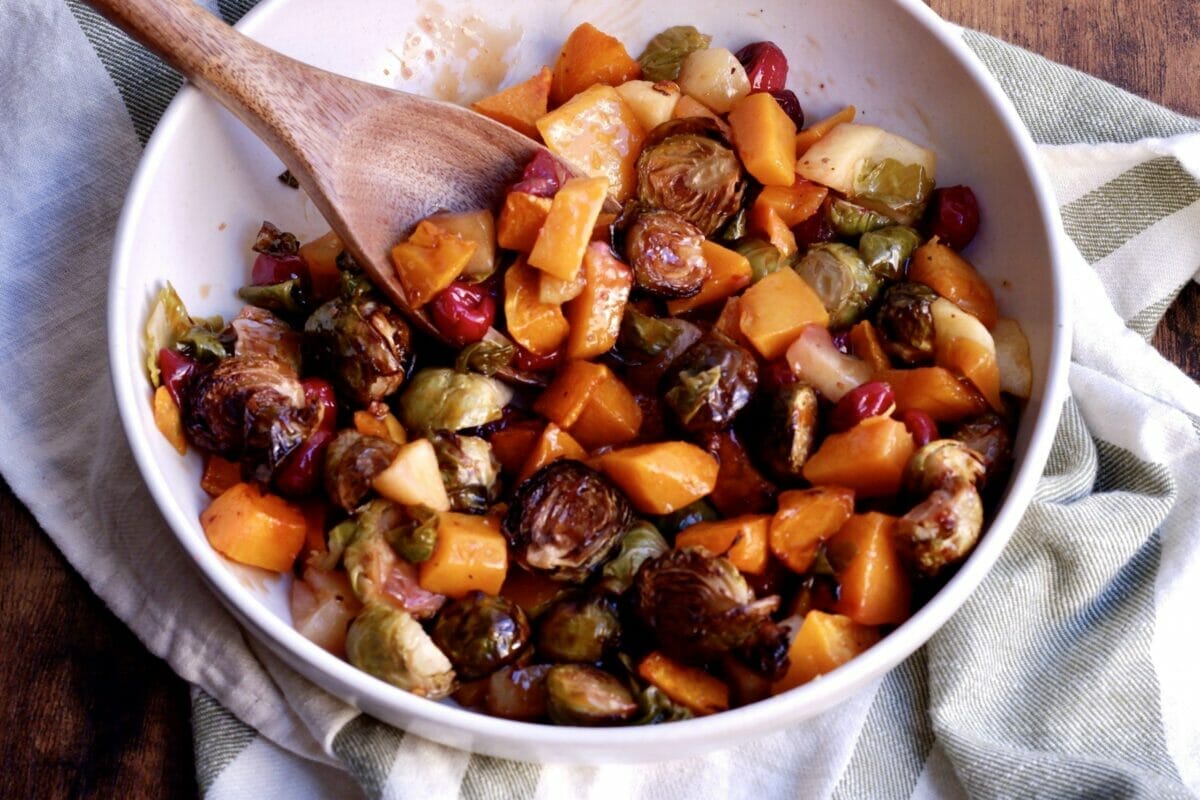 Flavorsome Fusion: Sweet and Spicy Roasted Vegetables Recipe 6 Elevate the dish with a sprinkle of fresh herbs, a burst of color and freshness