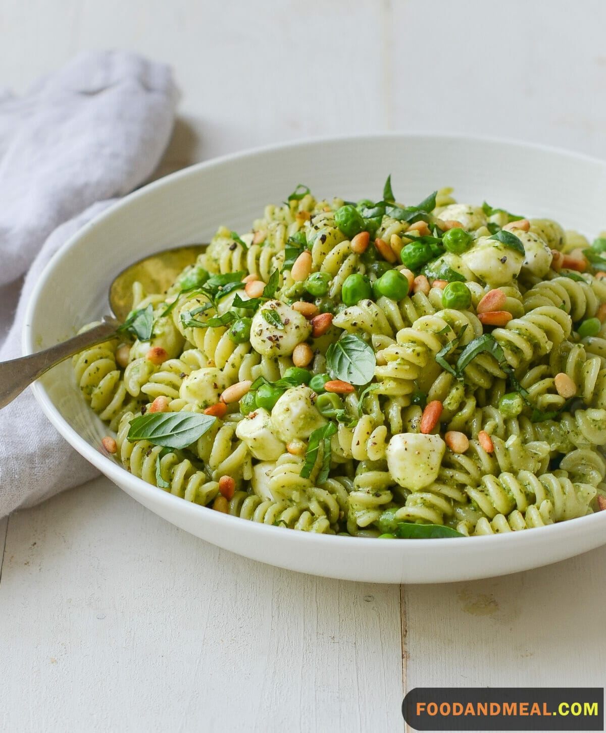 Pesto-Ranch Pasta Sala