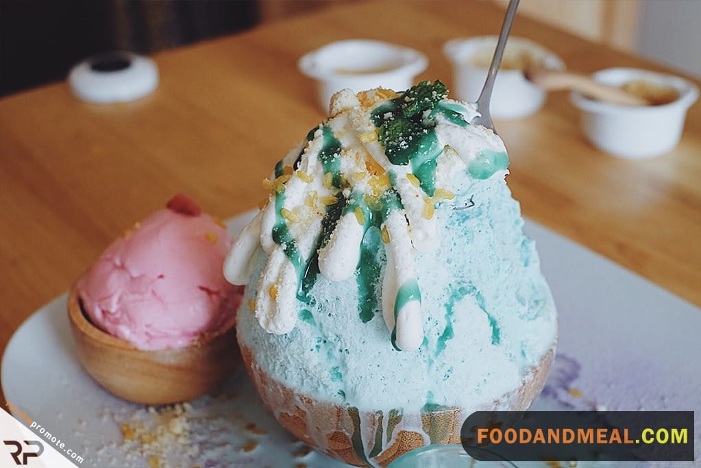 Mint Choco Berry Bingsu 