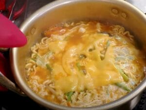 Cheese Ramen: A Flavorful Twist On A Classic Korean Dish 7