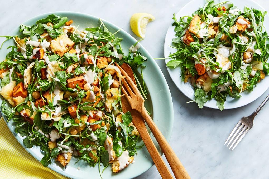 Easy-to-Make Fattoush Salad: Pomegranate & Halloumi Twist Recipe 7 Crispy pita bites: the perfect crunch every salad dreams of.
