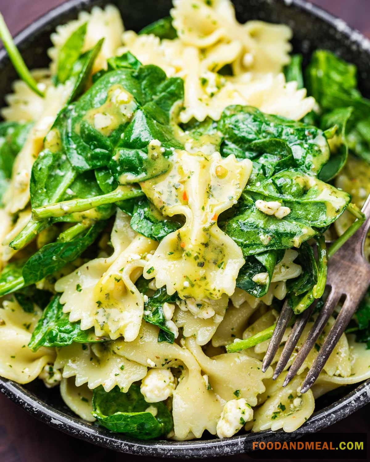 Macaroni and Spinach Salad