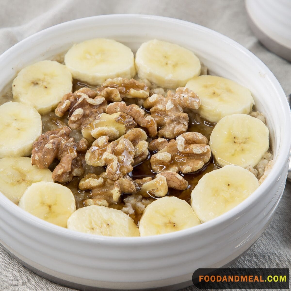 Banana and Walnuts Oats