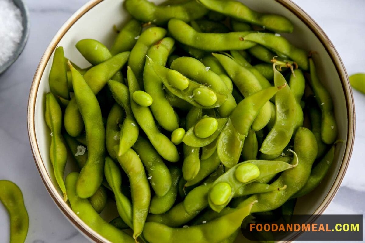Steamed Green Soybeans