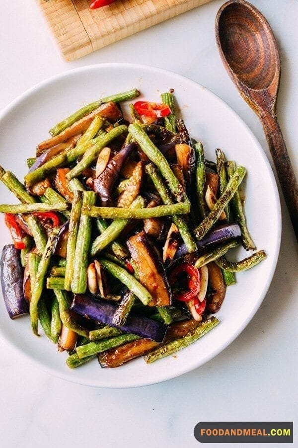 Eggplant and Green Beans Smothered