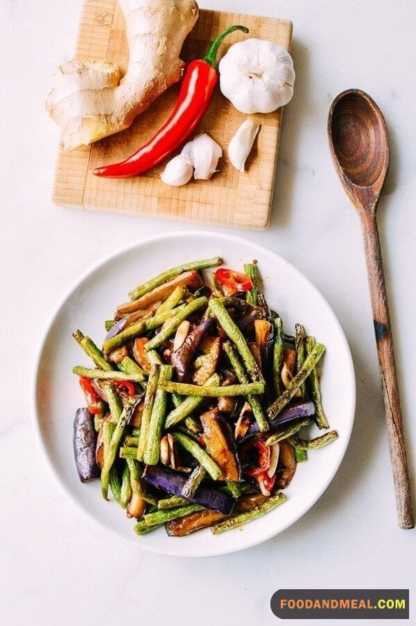 Eggplant And Green Beans Smothered