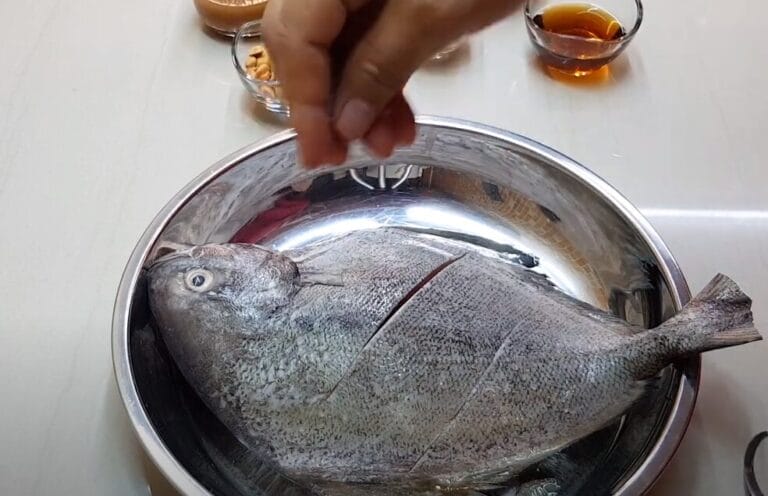 How To Cook Fried Fish In Peanut Sauce - A Protein Rich Dish