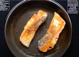 Savor the Perfect Fusion: Beef and Salmon Teppanyaki Masterclass 5
