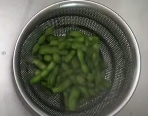 How To Make Steamed Green Soybean - Easy Edamame Recipe 8