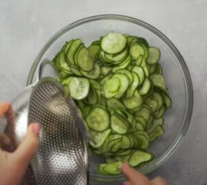Best Sunomono Recipe - Japanese Style Cucumber Salad 7