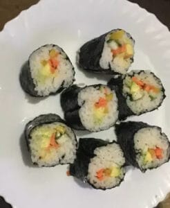 How to make vegetable maki roll at home 7