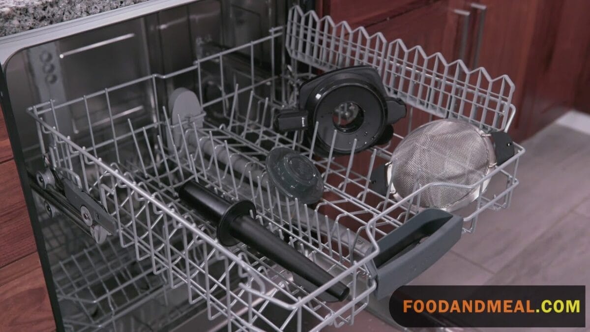 Can You Put A Blender In The Dishwasher ?